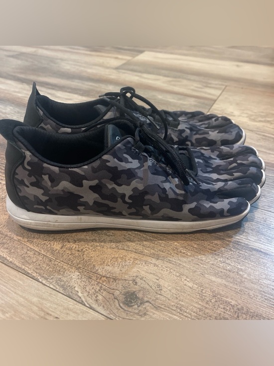 Peluva Other - Peluva Strand Shoes Mens Size 12 Camo Black Barefoot Toe Sneakers PFWM30101